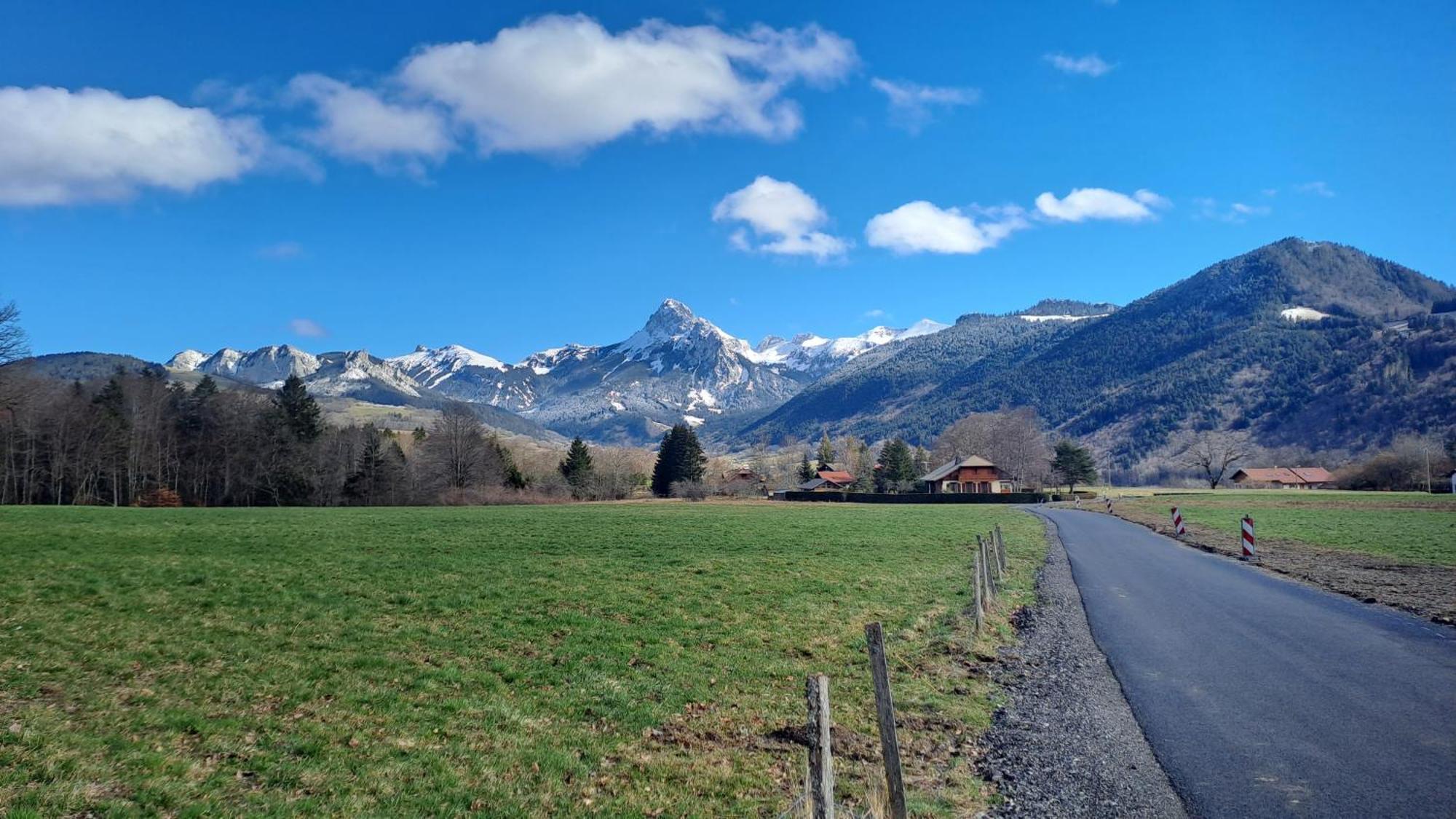 Maison D'Hotes Des Bassins D'Oche Saint-Paul-en-Chablais Exteriör bild