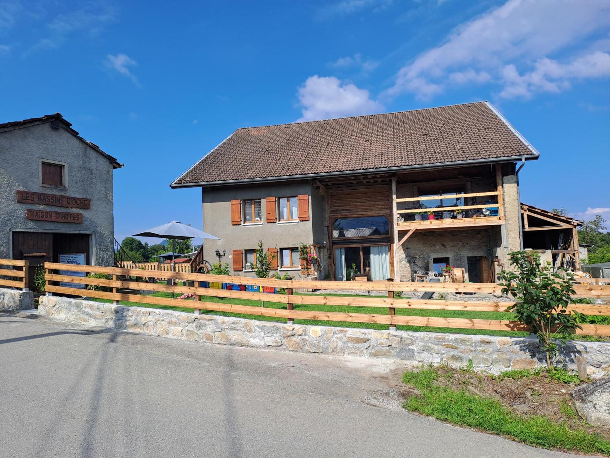 Maison D'Hotes Des Bassins D'Oche Saint-Paul-en-Chablais Exteriör bild